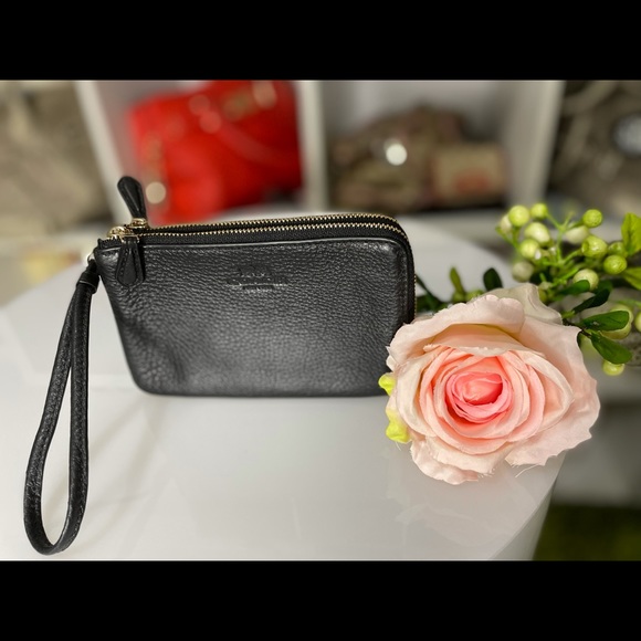 Preloved authentic Coach Wristlet small black - Picture 3 of 6